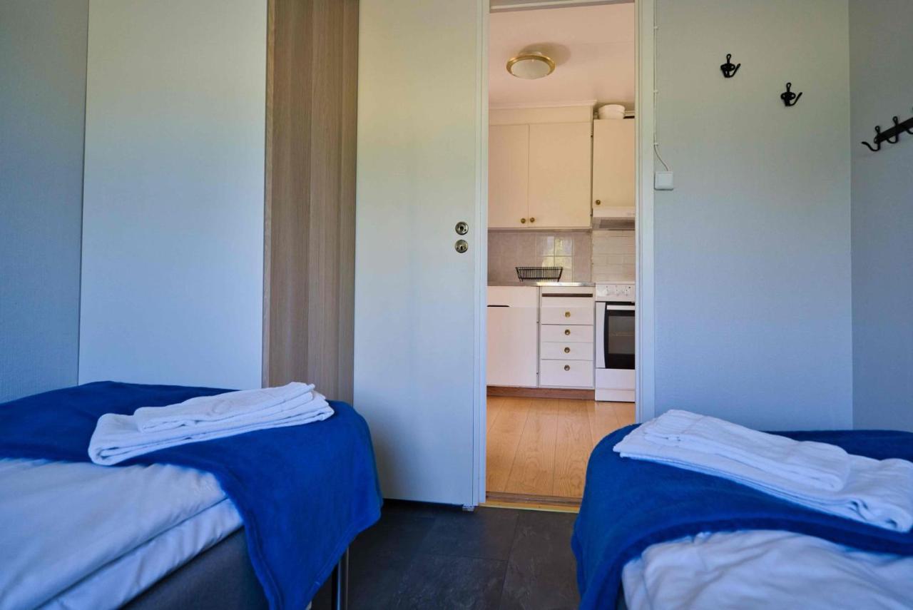 Rosenborgs Friluftspensionats Stugor Med Koek Farjestaden Exterior photo